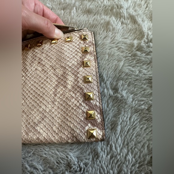 2 Michael Kors wristlets - Picture 14 of 16